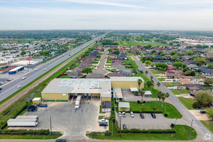 More Photos Of 1300 W US Highway 83, Alamo Warehouse For Lease