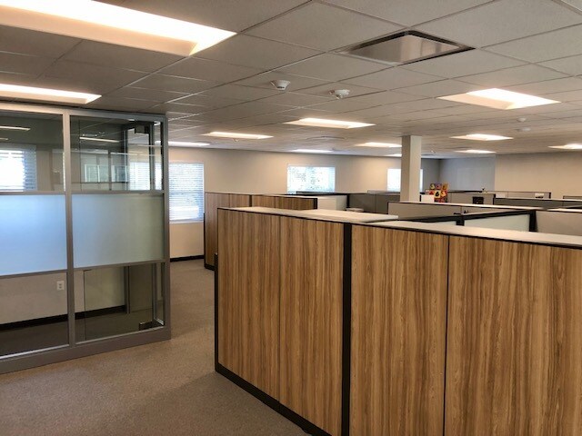 More Photos Of 3240 Ferry Landing Rd, Dunkirk Office For Sale