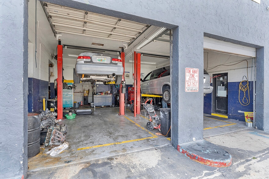 More Photos Of 3593 S Military Trl, Lake Worth Auto Repair For Sale