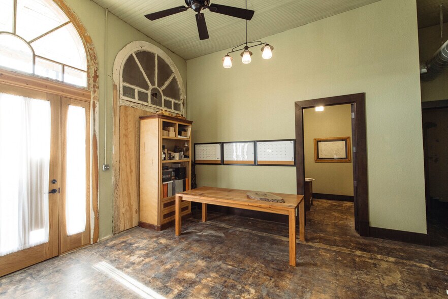 More Photos Of 75 Main St, Maxwell Warehouse For Sale