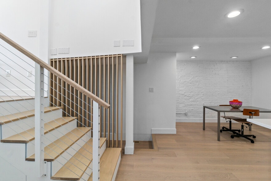 More Photos Of 422 S Highland Ave, Baltimore Storefront Retail Residential For Sale