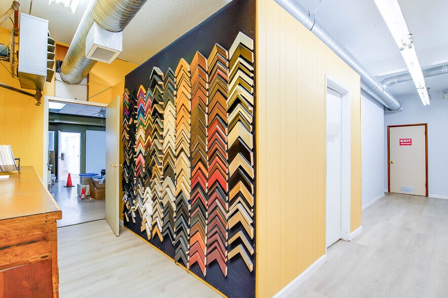 More Photos Of 4918 Napier St, Port Alberni Flex For Sale