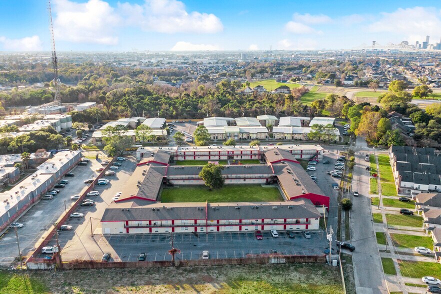 More Photos Of 3300 Garden Oaks Dr, New Orleans Apartments For Sale