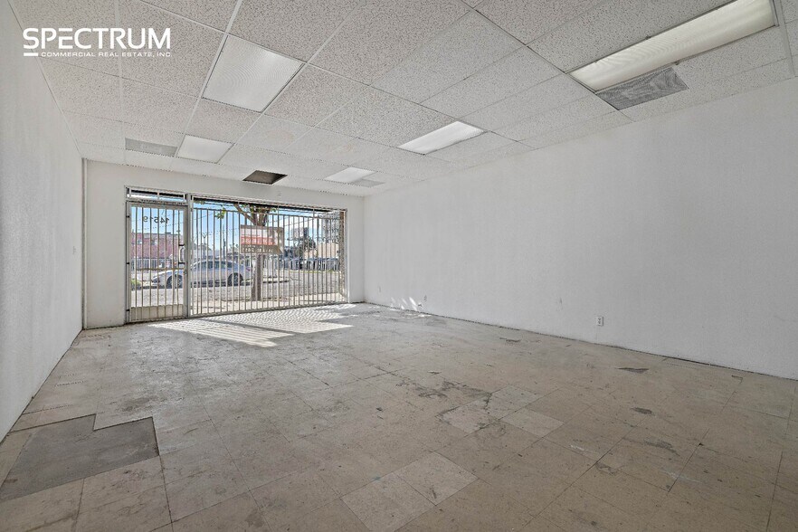 More Photos Of 6451-6453 Van Nuys Blvd, Van Nuys Storefront For Lease