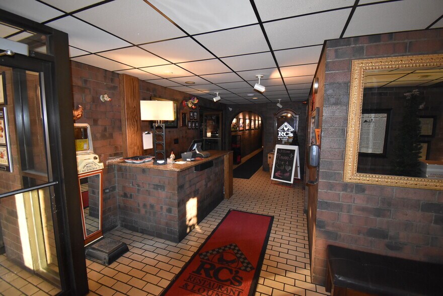 More Photos Of 330 E 135th St, Kansas City Restaurant For Sale