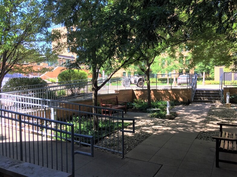 More Photos Of 1720-1740 Oak Ave, Evanston Apartments For Sale