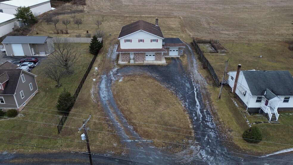 More Photos Of 1052 Centre Tpke, Orwigsburg Flex For Sale