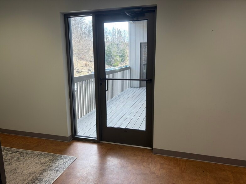 More Photos Of 7000 Stonewood Dr, Wexford Medical For Lease