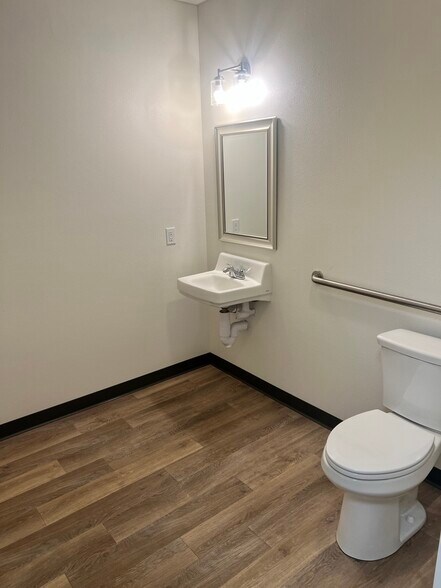 More Photos Of 5848 Judson Rd, Longview Storefront For Lease