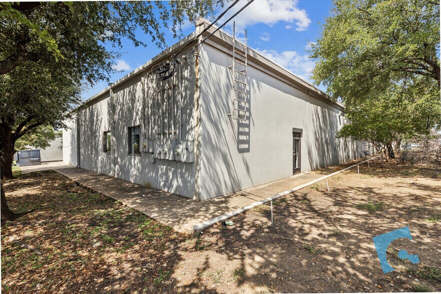 More Photos Of 2855 Exchange Blvd, Southlake Light Manufacturing For Lease