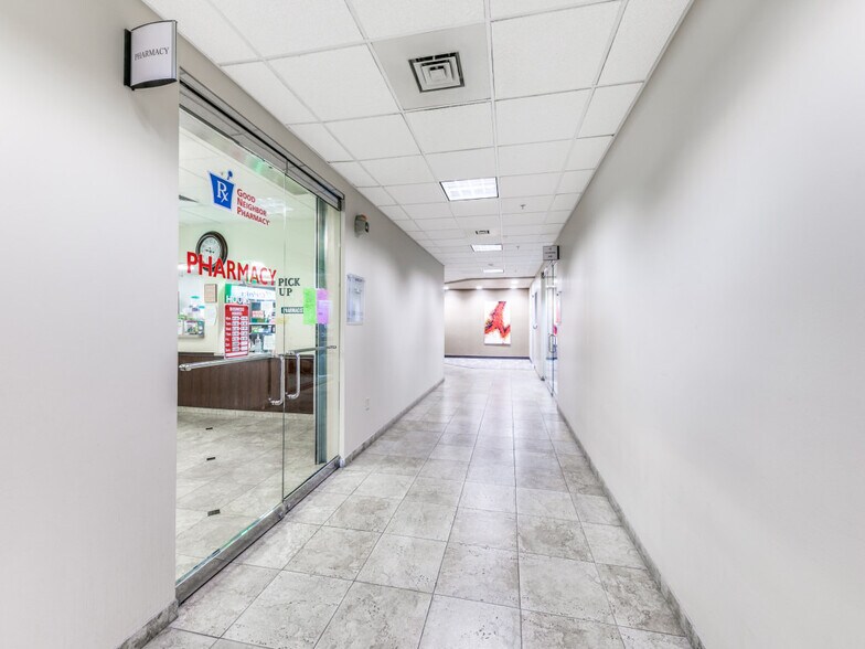 More Photos Of 12606 Greenville Ave, Dallas Medical For Lease