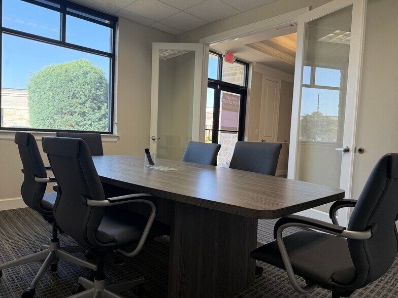 More Photos Of 633 E Fernhurst Dr, Katy Medical For Lease