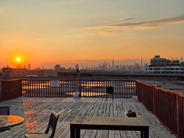 More Photos Of 1717 Troutman St, Ridgewood Warehouse For Lease