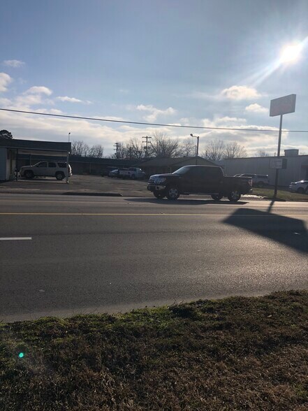 More Photos Of 1504 Highway 367 N, Newport Hospitality For Sale