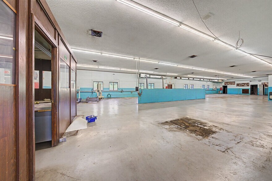 More Photos Of 16771 S 15th St, Galesville Warehouse For Sale