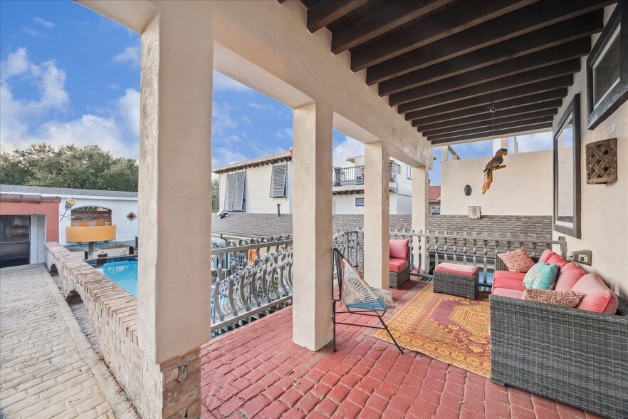 More Photos Of 614 Pine Gully Rd, Seabrook Apartments For Sale