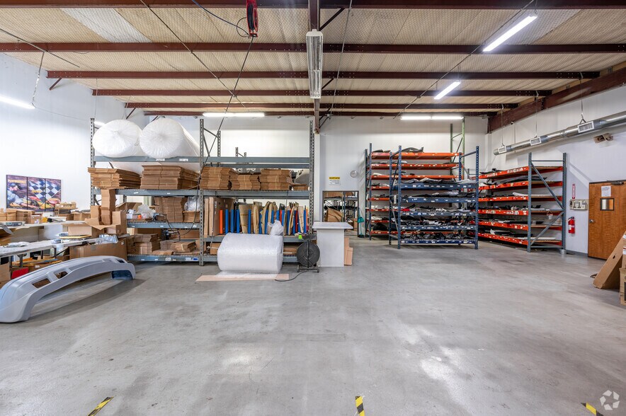 More Photos Of 1210 Metro Park Blvd, Lewisville Distribution For Lease