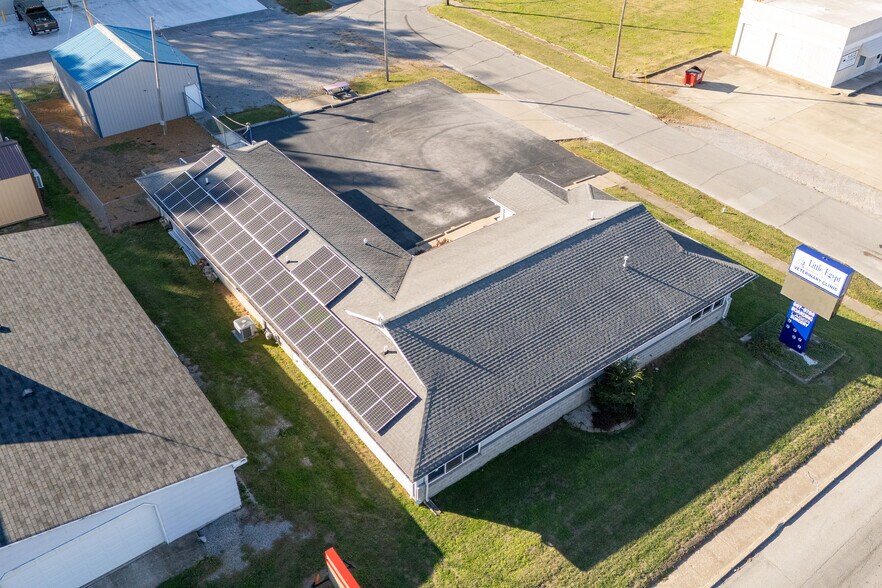 More Photos Of 602 S Court St, Marion Office For Sale