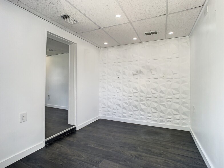 More Photos Of 400 Church St, Kissimmee Office For Lease