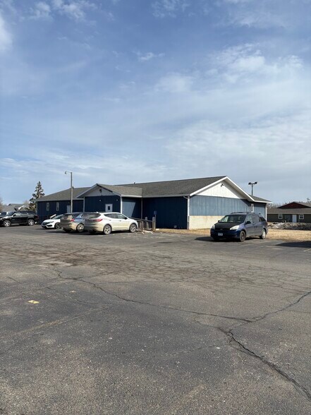 More Photos Of 348 Summit Ave W, Blackduck Manufacturing For Lease