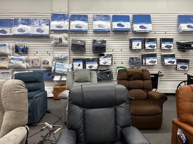 More Photos Of 464 E Main St, Patchogue Freestanding For Lease