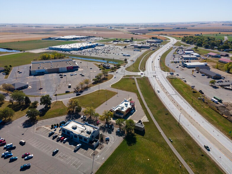 More Photos Of 1201 Susan Dr, Marshall Fast Food For Sale