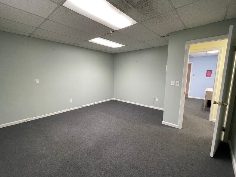 More Photos Of 344-350 Silas Deane Hwy, Wethersfield Medical For Lease