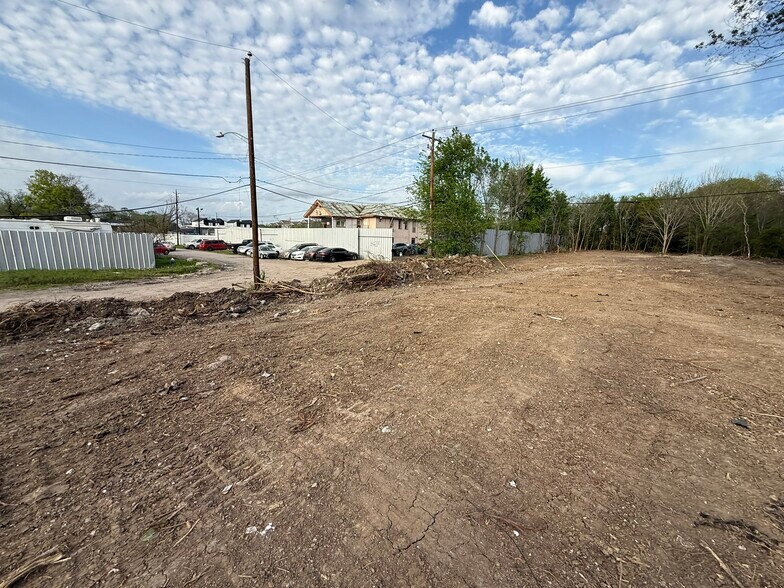 More Photos Of 8433 Bassett Street, Houston Land For Sale