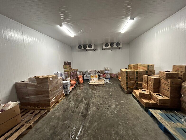 More Photos Of 4239 N 40th Ave, Phoenix Warehouse For Lease