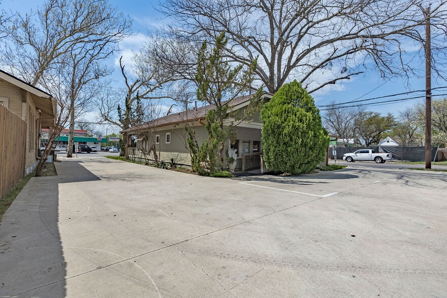 More Photos Of , Waxahachie Unknown For Sale