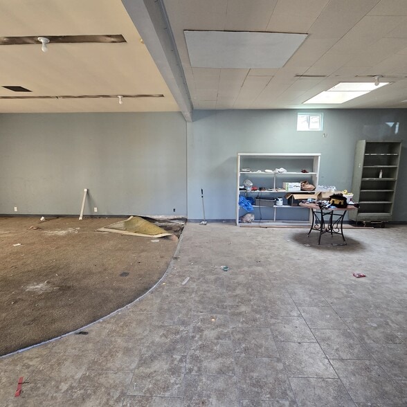 More Photos Of 15709 Bellflower Blvd, Bellflower General Retail For Sale