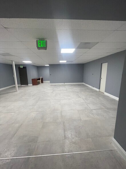 More Photos Of 5299 Saint Augustine Rd, Jacksonville Manufacturing For Lease