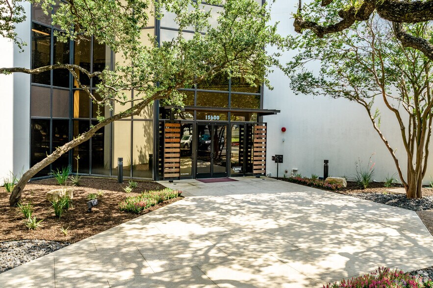 More Photos Of 15600 San Pedro Ave, San Antonio Office For Lease