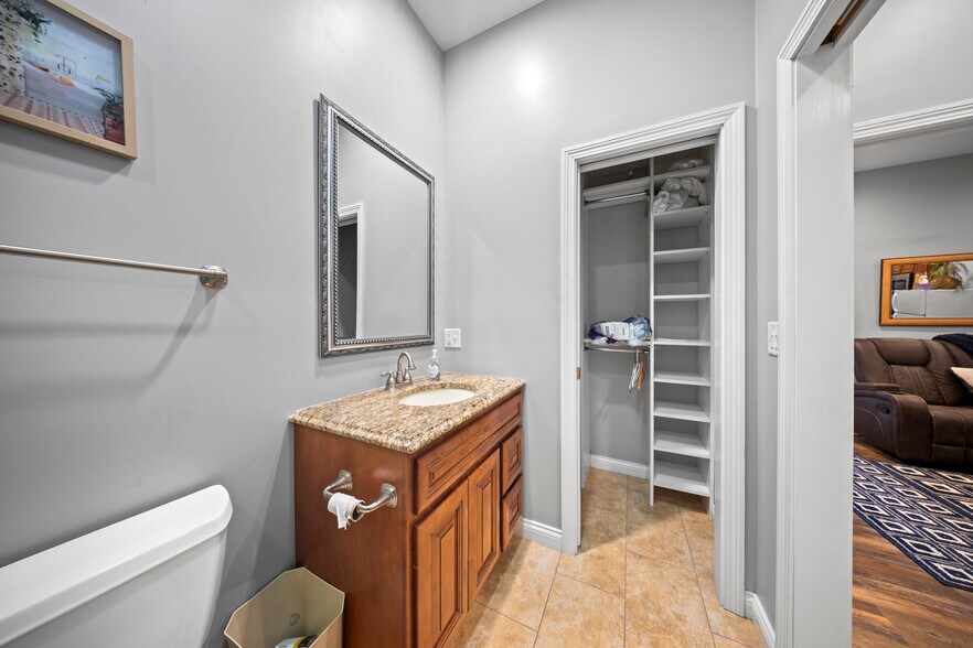 More Photos Of 3224 Winchester Ave, Ashland Flex For Sale