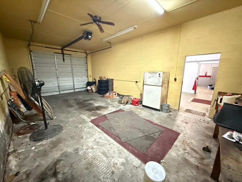 More Photos Of 906 N Breazeale Ave, Mount Olive Auto Dealership For Sale