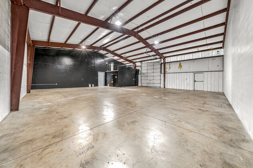 More Photos Of 729 Welch St, Medford Warehouse For Sale
