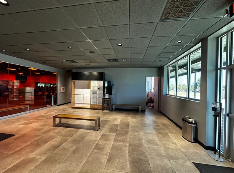 More Photos Of 3950 Catclaw Dr, Abilene General Retail For Lease