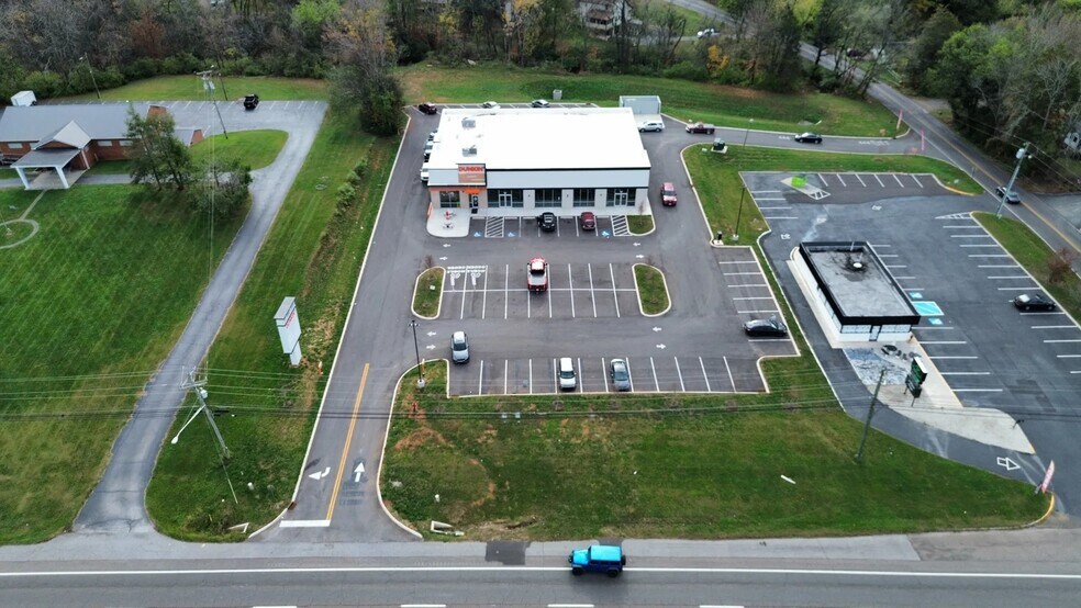 More Photos Of 305 E Broadway Blvd, Jefferson City Storefront Retail Office For Lease