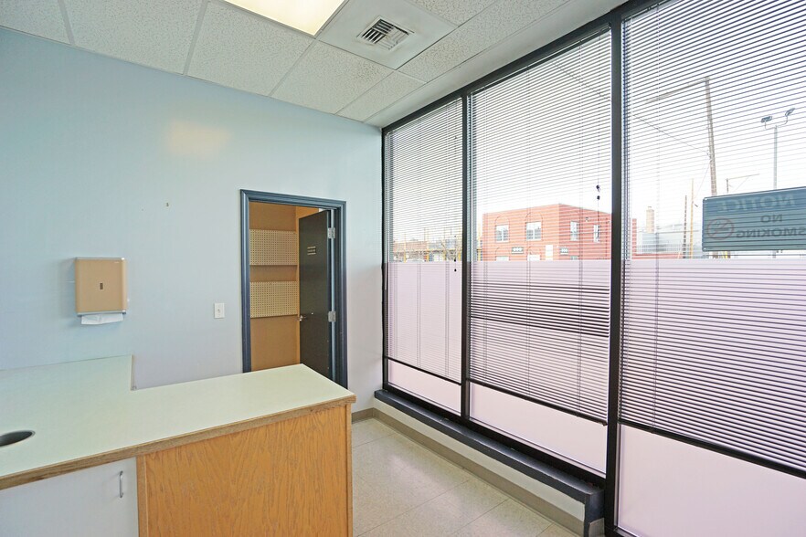 More Photos Of 504-510 W Chestnut Ave, Yakima Office For Sale