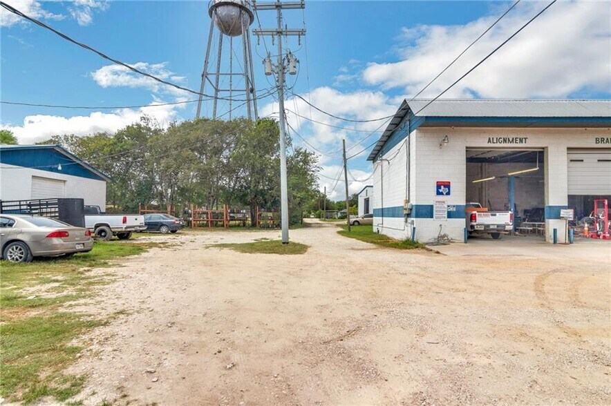 More Photos Of 106 Parsons st, Manor Land For Sale