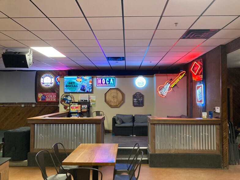 More Photos Of 2023 W Superior St, Duluth Storefront Retail Residential For Sale