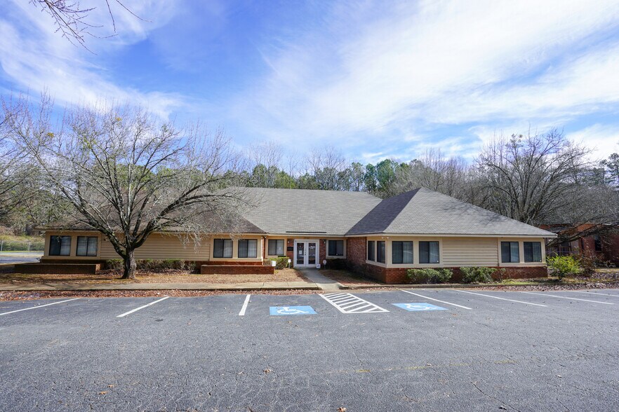 More Photos Of 2950 Stone Hogan Connector Rd SW, Atlanta Medical For Sale