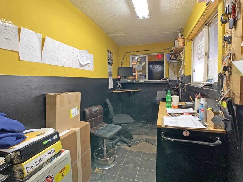 More Photos Of 2254 Castor Ave, Philadelphia Auto Repair For Sale
