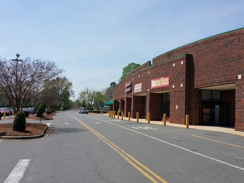 More Photos Of 1526 Alleghany Rd, Charlotte Unknown For Lease