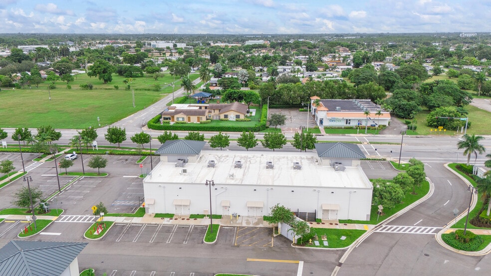 More Photos Of 1400-1420 NE 8th St, Homestead Storefront For Lease