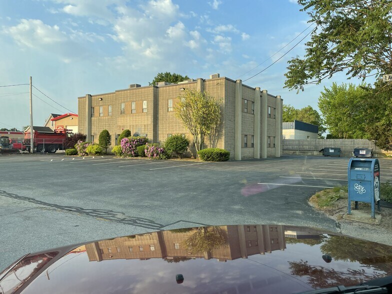 Primary Photo Of 151 Lavan St, Warwick Loft Creative Space For Sale