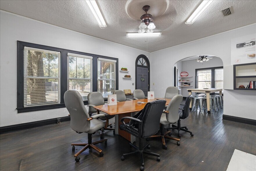 More Photos Of 919 N Monroe St, Tallahassee Freestanding For Lease