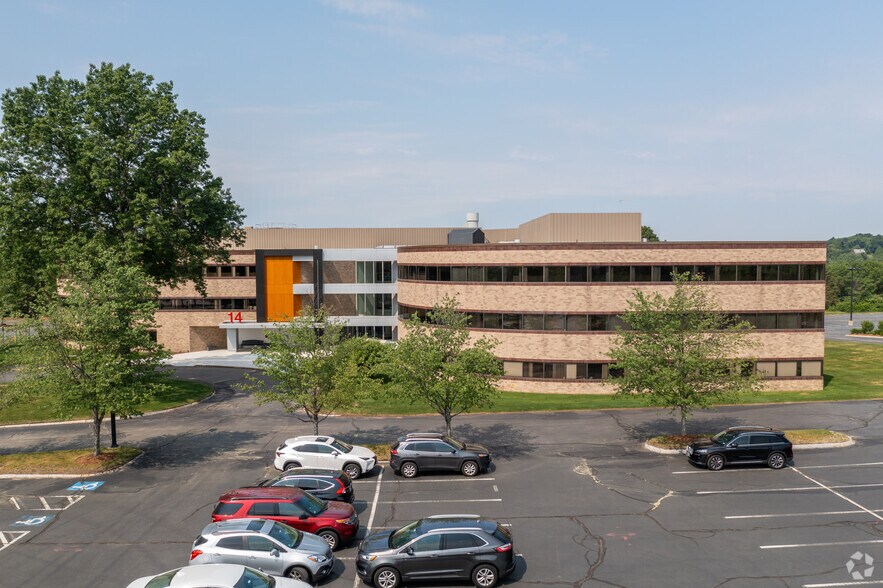 More Photos Of 14 Crosby Dr, Bedford Office For Lease