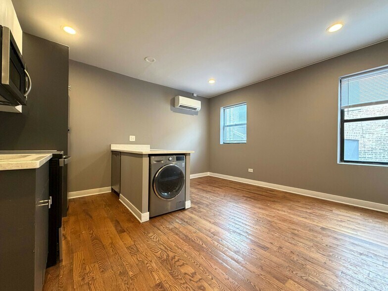 More Photos Of 4625 S Drexel Blvd, Chicago Apartments For Sale