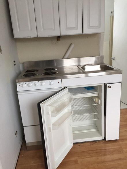 More Photos Of 1292 Main St, Crete Storefront Retail Residential For Lease